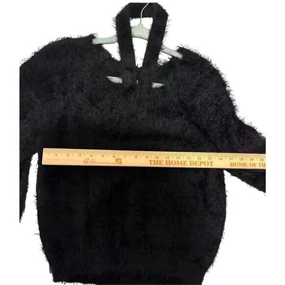 Fabulous like new really soft furry sweater - Picture 6 of 6